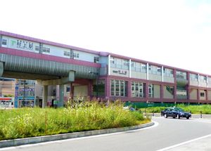 역 앞 맨션 건설 전의 역 북쪽 (2009년 10월)