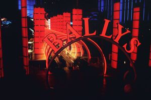 포 코너에서 뻗어있는 튜브