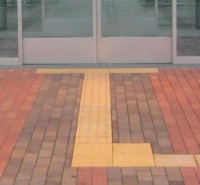 점자 블록의 예