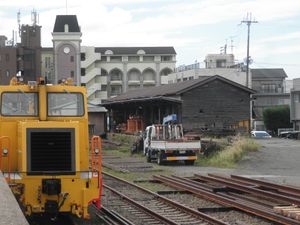 지금은 보선 기지가 된 구 화물용 홈