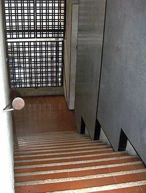 카를로 스카르파가 설계한 베로나의 카스텔베키오 박물관 계단 (이탈리아)