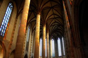 툴루즈 자코뱅 교회, 2개의 본당이 있는 홀 교회