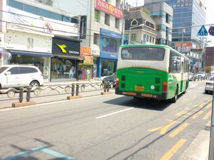 15번 노선을 운행하고 있는 5039호 차량의 후면 LED 행선판