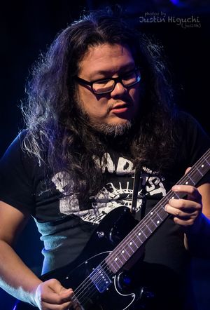 밥 브루노(리드 기타)