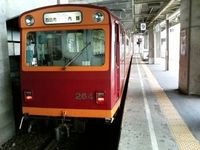 긴테쓰 요카이치(현・아스나로 요카이치) 정차중인 260계 (2005년 7월 16일)