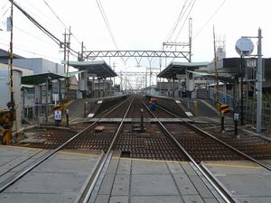 건널목에서 승강장을 바라본 모습(2007년 5월)