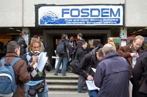 FOSDEM 2008에서 열린 키 서명 파티의 모습