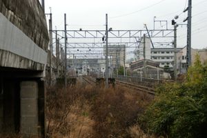 이즈미 방면에 설치되어 있는 유치선 (2013년 2월)