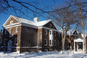 Weyerhaeuser Hall 행정 건물