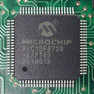 29개의 재매핑 가능한 GPIO가 있는 PIC 마이크로컨트롤러 (Microchip Technology PIC24FJ256)