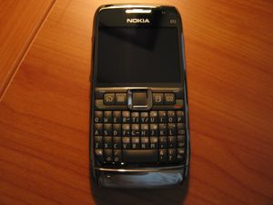 탁상에 놓인 모습