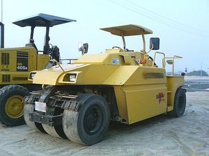 타이어식 로드 롤러