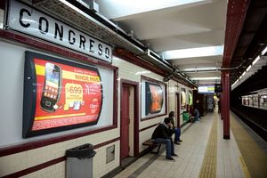 콩그레스 역 내부