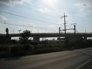 구내를 횡단하는 아이오이 육교 (2007년 9월)