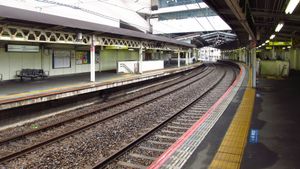 게이세이 지바역 플랫폼 (2019년 7월)