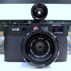 Leica M8