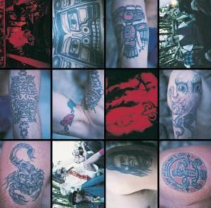 앨범 표지 책자에 실린 사진 콜라주는 밴드 멤버들의 다양한 문신을 담고 있다.