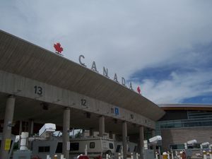 캐나다 국경에서 바라본 피스 브리지