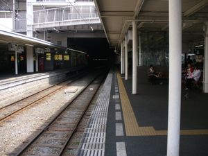 2번 승강장(후루마치, 미쓰, 다카하마 방면)