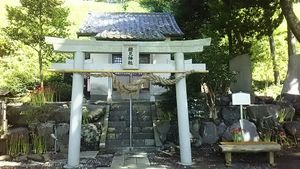 흥국사성 내 호미 신사(穂見神社)