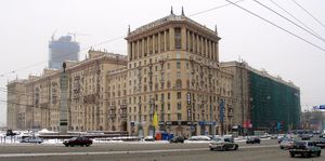 도로고밀로보 서쪽, 도시 "관문"