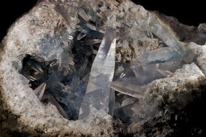 천청석 정동 단면