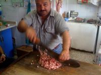 Zırh로 잘게 썰린 고기