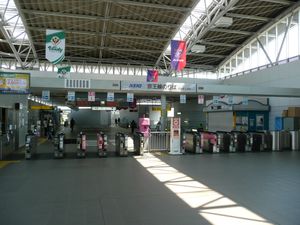 개찰구 (2013년 4월)