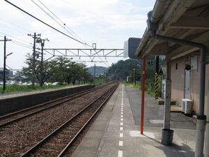 승강장 (2005년 8월, 히로시마 방면을 바라봄)