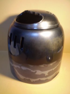 이마도야키「검은 광택의 손 난로」（하시모토 산지로 작）