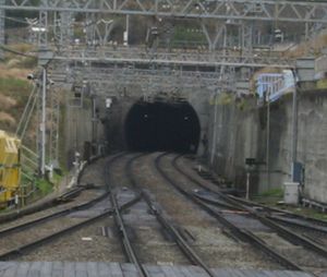 신이코마 터널의 오사카 측 갱구