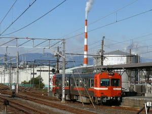 요시와라역에 정차해 있는 7000형 전차.(2009년)