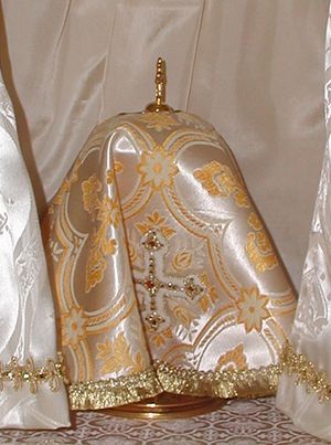 수건으로 덮인 성합