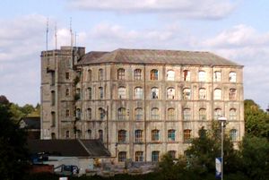 한때 주요 고용주였던 애쉬턴 밀