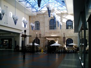 현재 더 샤이어스 쇼핑 센터의 중심부인 Salter's Mill