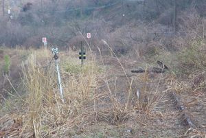 후쿠베 방면 대피선 말단을 촬영. 최근에는 전혀 사용되지 않아, 상당히 황폐해져 있다.