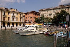 말체시네 항구.
