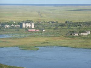 하산역 주변과 저 멀리 보이는 동해