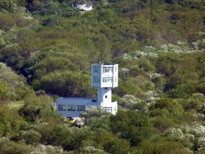 저 멀리 보이는 것은 러시아 측 건물과 철로