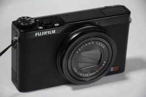 FUJIFILM XQ1