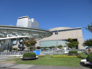 서쪽 정면의 오아시스 21