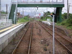 2004년 9월, 열차 내에서 바라본 플랫폼