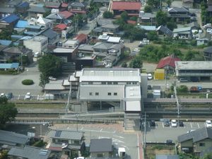 남쪽 산에서 본 사루하시역 (2005년 8월)