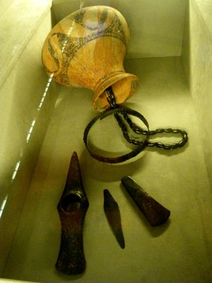 쿠쿠테니-트리필리아 문화 도자기 및 구리 유물