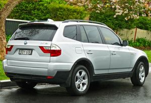 BMW X3(후기형) 후측면