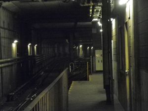 나카모즈 검차장으로의 인입선 분기 (2015년 1월)