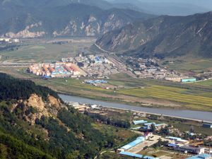 일출산 산정에서 바라본 남양로동자구 전경