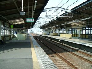 역 승강장 (2007년 5월)