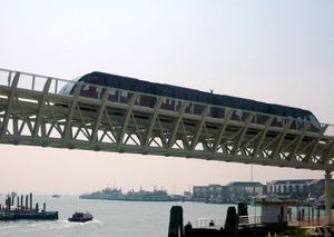 트론케토 섬과 베네치아 피플 무버