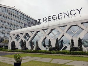 하이얏트 리젠시와 전용 실내 수영장